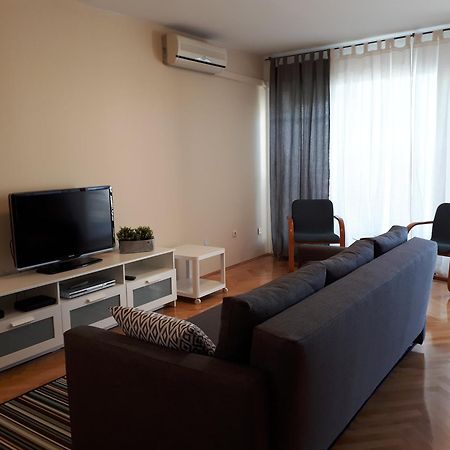 Luno Apartment Omiš Exterior foto